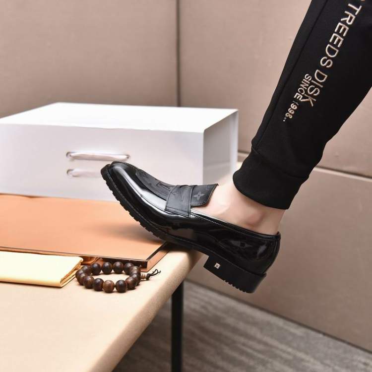 Picture of Louis Vuitton Shoes _SKULVsz38-44mnf042114225